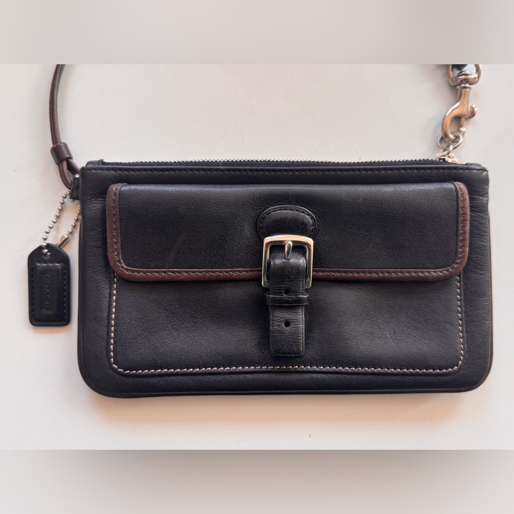 Vintage Coach 90s Y2K Black Leather Buckle Flap Women’s Wristlet Wallet
